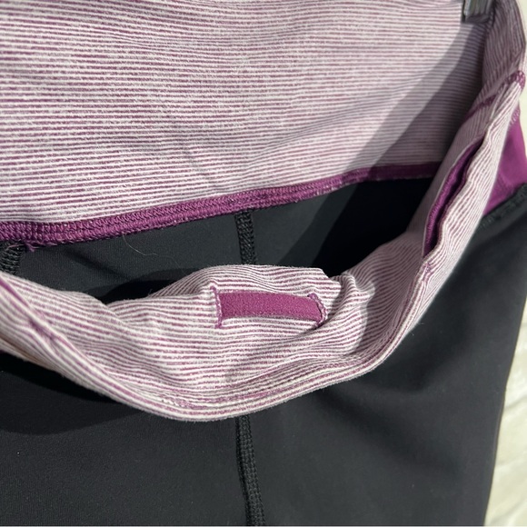 Lululemon Women's 6 Capri Length Athletic Leggings Black and Purple **FLAWED** - Picture 3 of 8